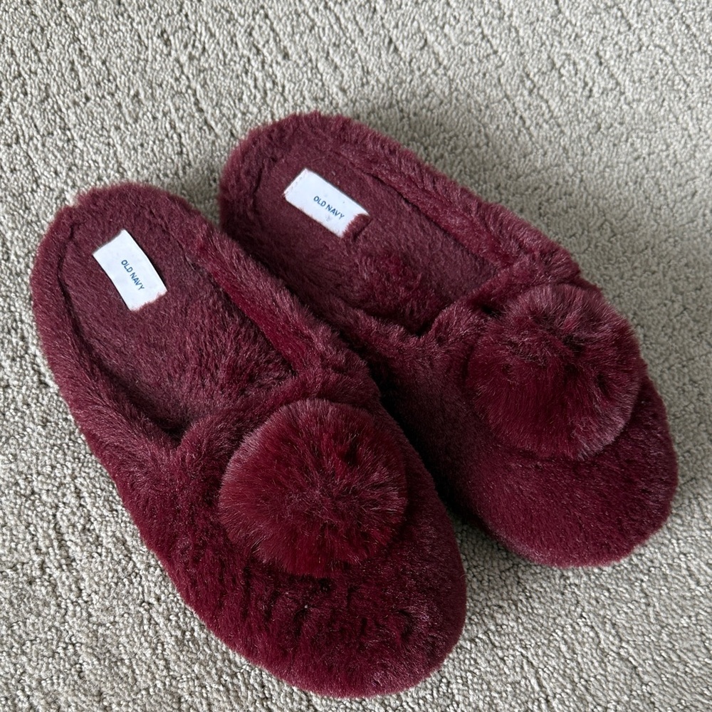 Old Navy Burgundy Plush Slippers